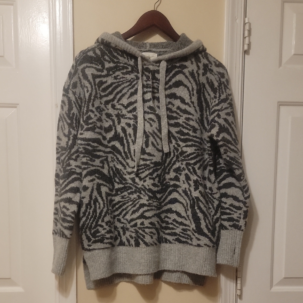 Lou & Grey Gray and Black Patterned Hoodie